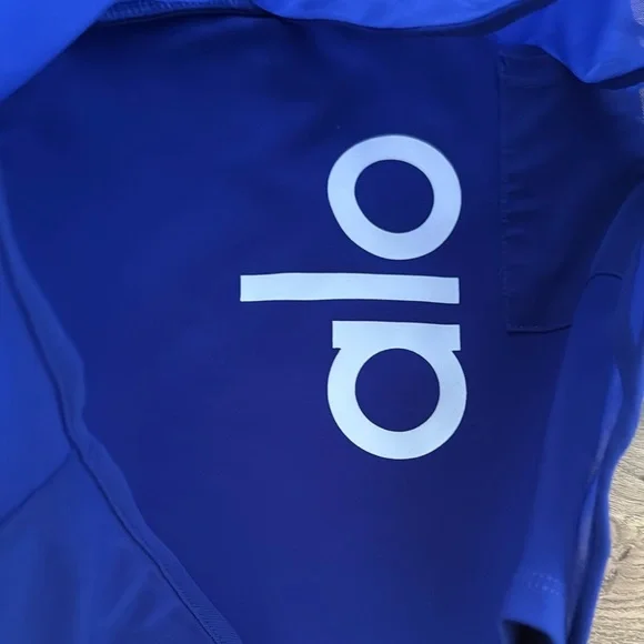 Alo yoga Ambience Shorts - Picture 3 of 7